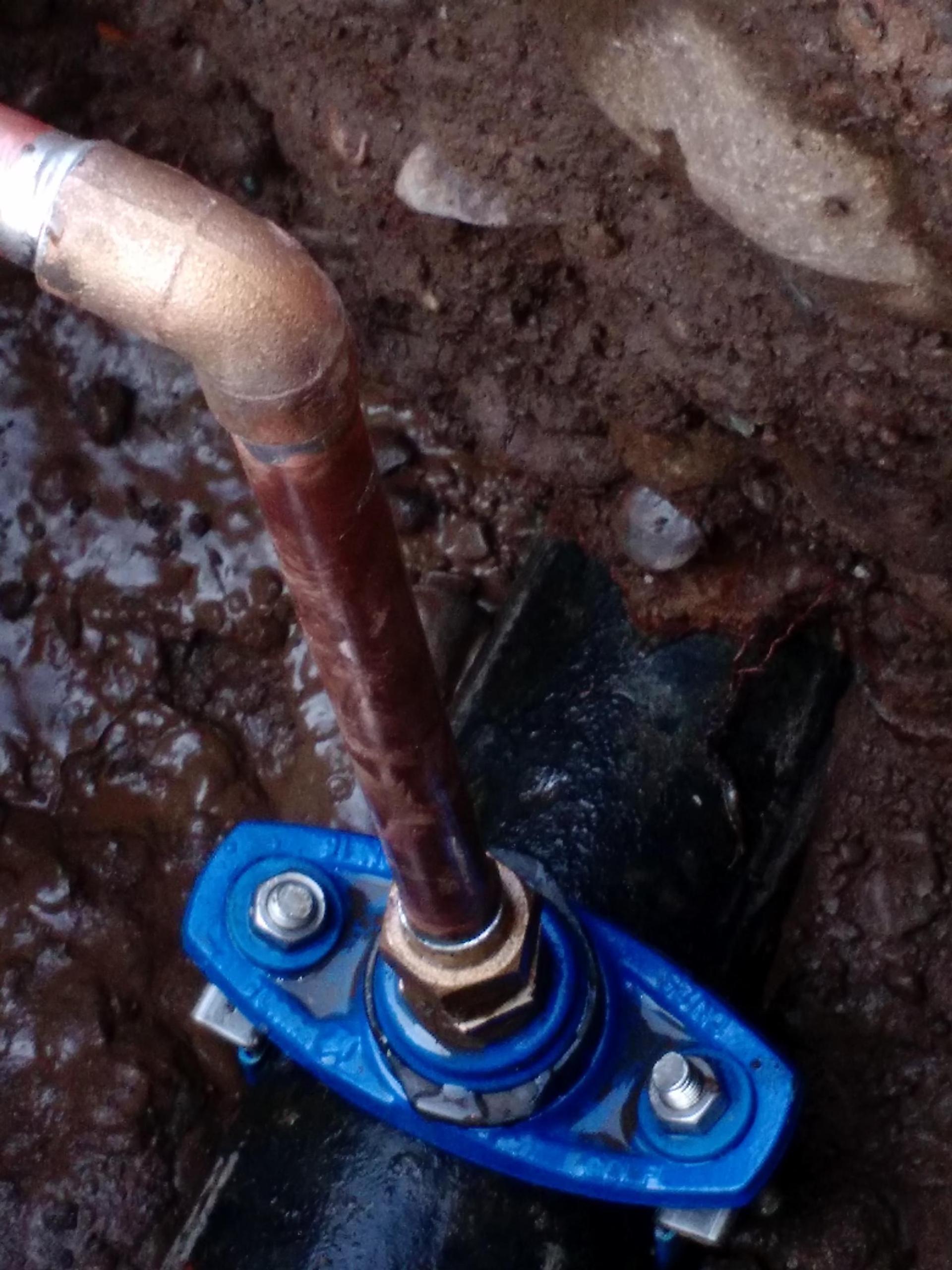 Instalación de cámara de inspección en obra civil sanitaria
